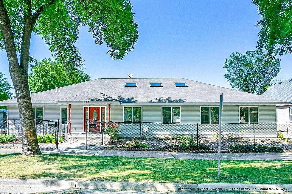 Buy This Minnesota House for $550,000 and get Palm Trees and Putting Green