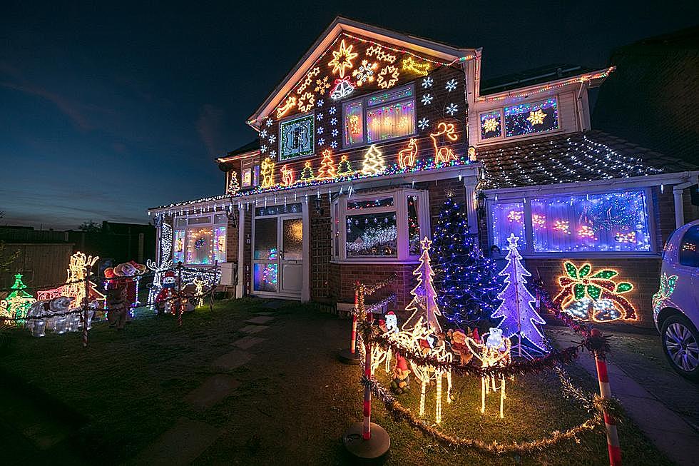 Send Us a Photo of Your Christmas Lights to Win $500 Cash!
