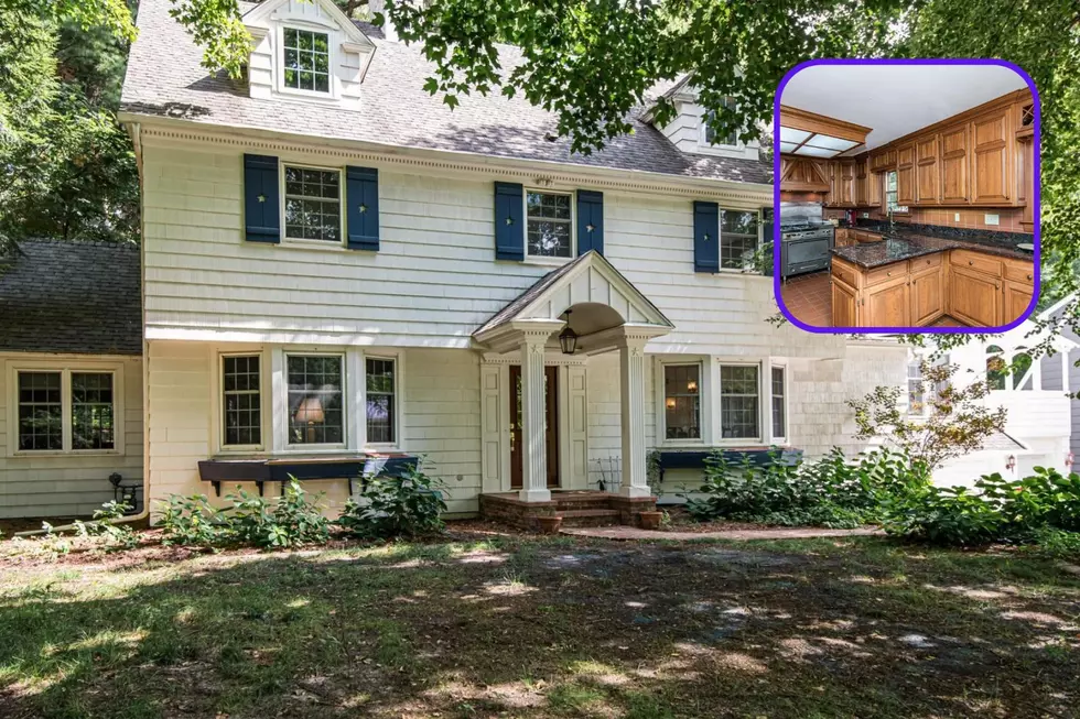 Soaring Windows and Luxury Kitchen in Pill Hill Home $825k