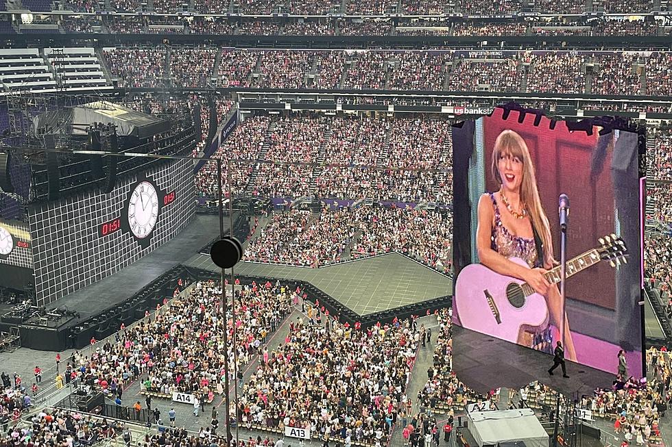 Amazing Video of 70K People Filling Minnesota Stadium for Concert