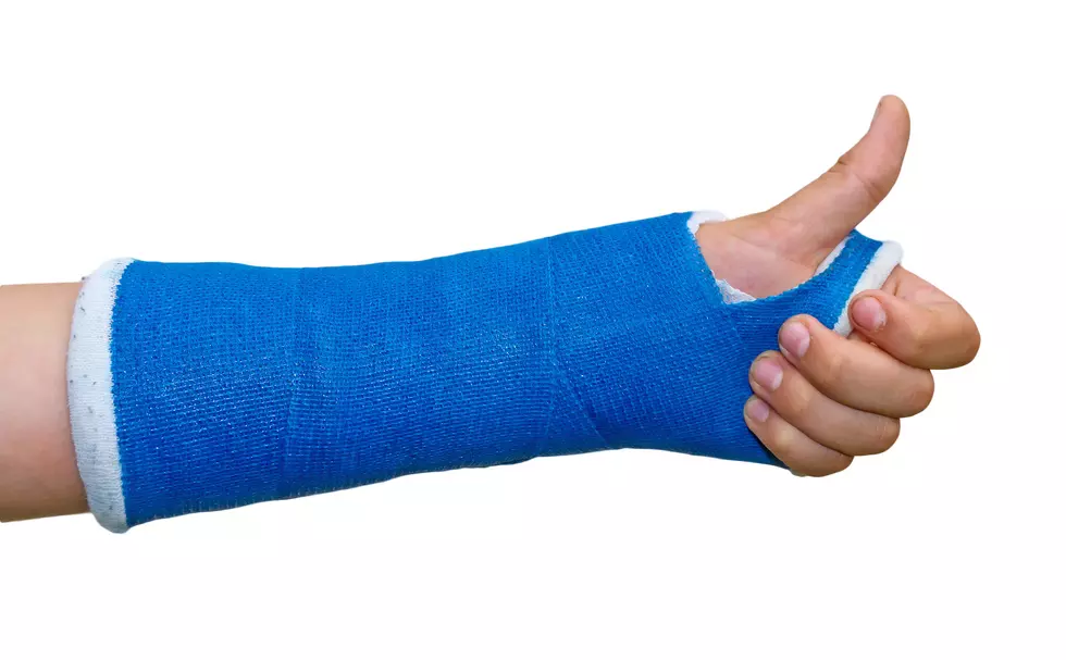 Broken arm - thumb up
