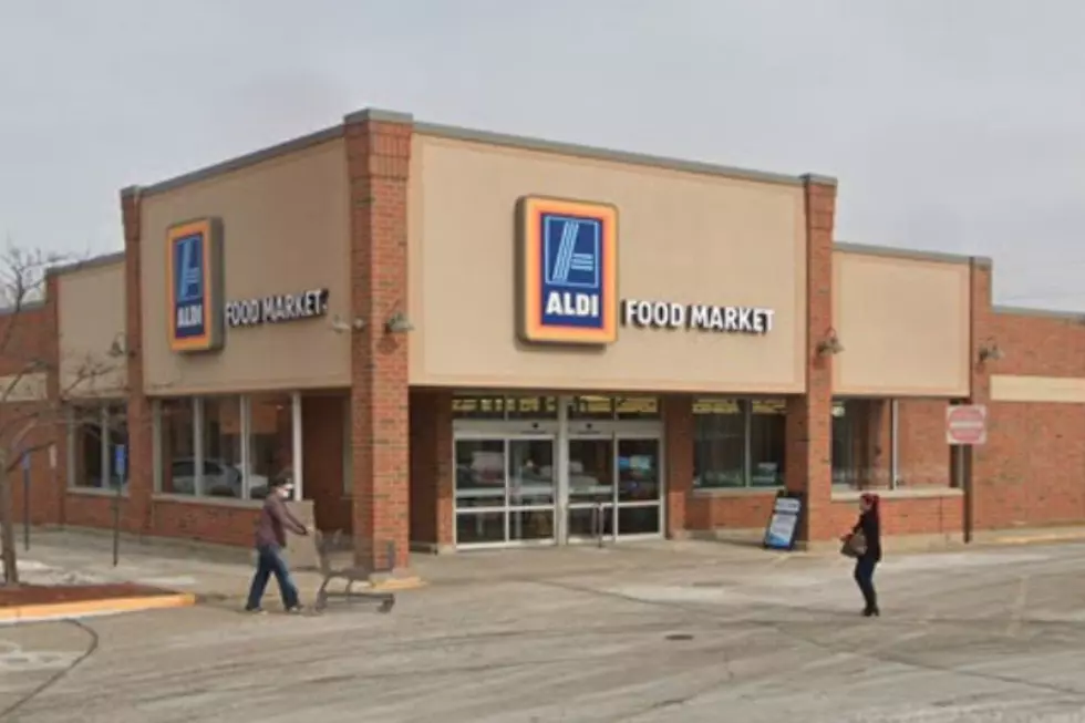 A Note On The Door Announcing Closing Shocked Aldi Shoppers in Burnsville