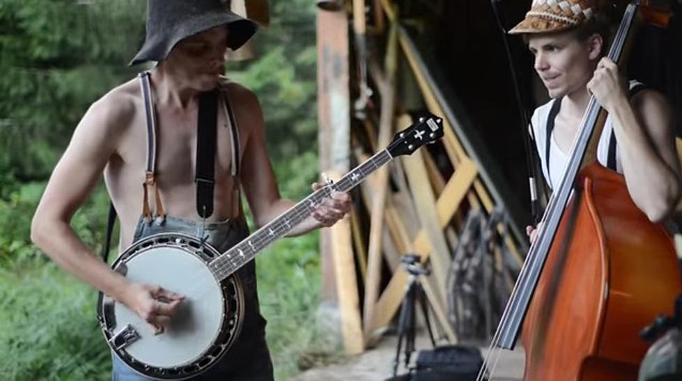 AC/DC’s Thunderstruck Hillbilly Style