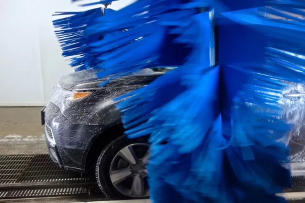 2 Year Old Freaking Out At The Car Wash (VIDEO)