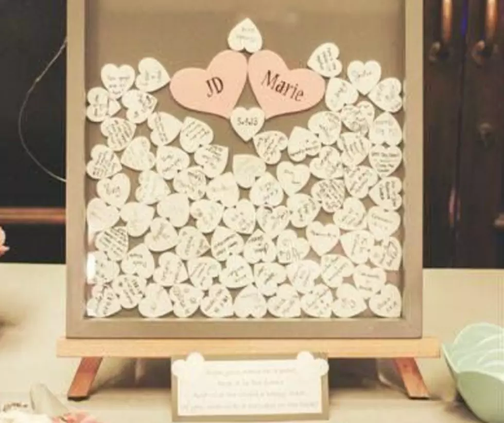 Samm&#8217;s Unique Wedding Pick Of The Week: Display Guestbook