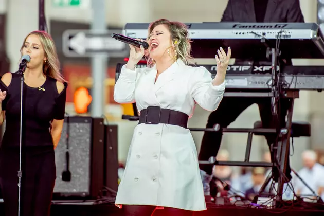 APP EXCLUSIVE: Enter to Win Kelly Clarkson Tickets!
