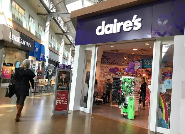 Asbestos Found In Makeup Sold at Claire&#8217;s