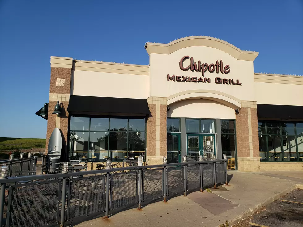 What's Up with the Strange Hours at Chipotle in Rochester?