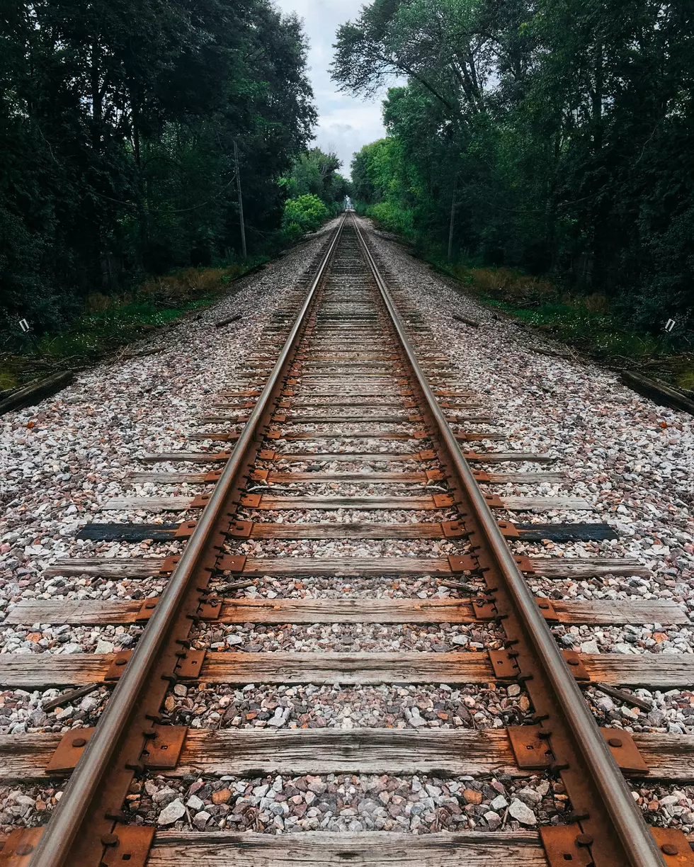 Tom Barrett, Unsplash