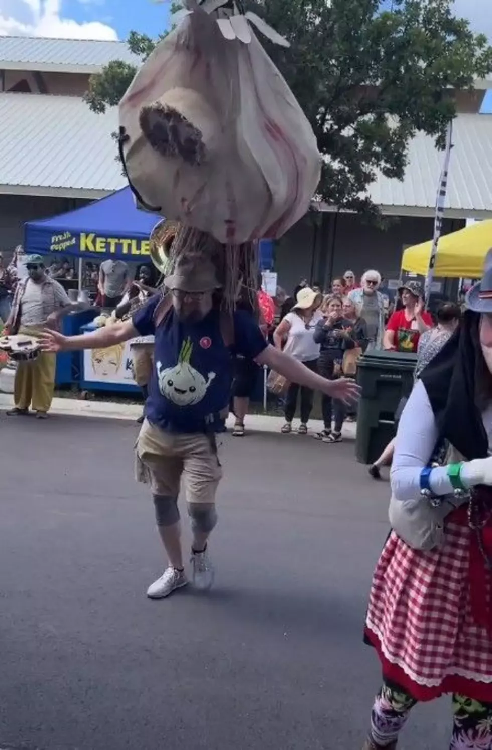 garlic costume at minnesota garlic festival