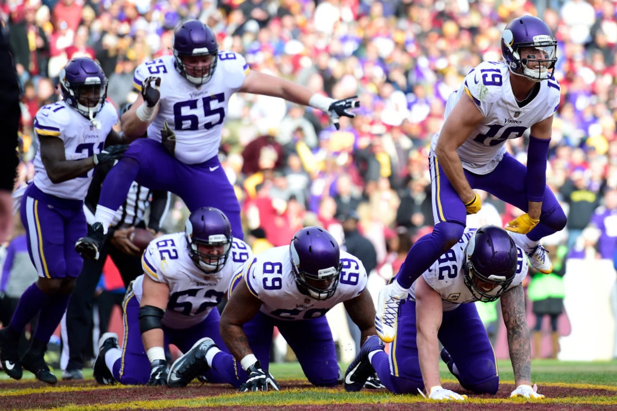 Vikings play leapfrog in hilarious TD celebration; here are the