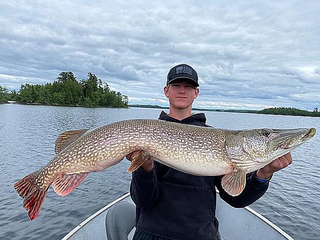 Fisherman breaks 64-year-old record in Minnesota