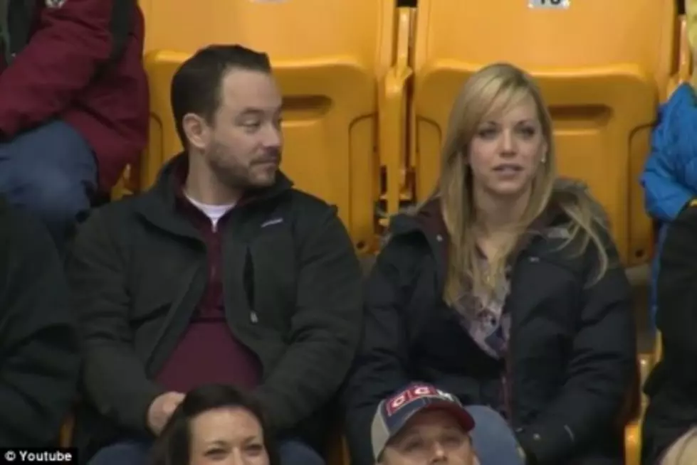 What To Do When The Gopher &#8216;Kiss Cam&#8217; Finds You Next To Your Sister