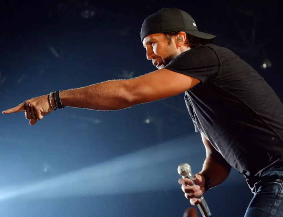Luke Bryan Teaches Kid His Dance Moves On Stage