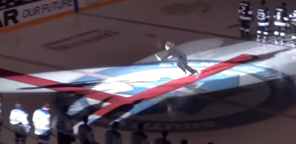 FAIL!  Canadian Anthem Singer On Ice and Carpet