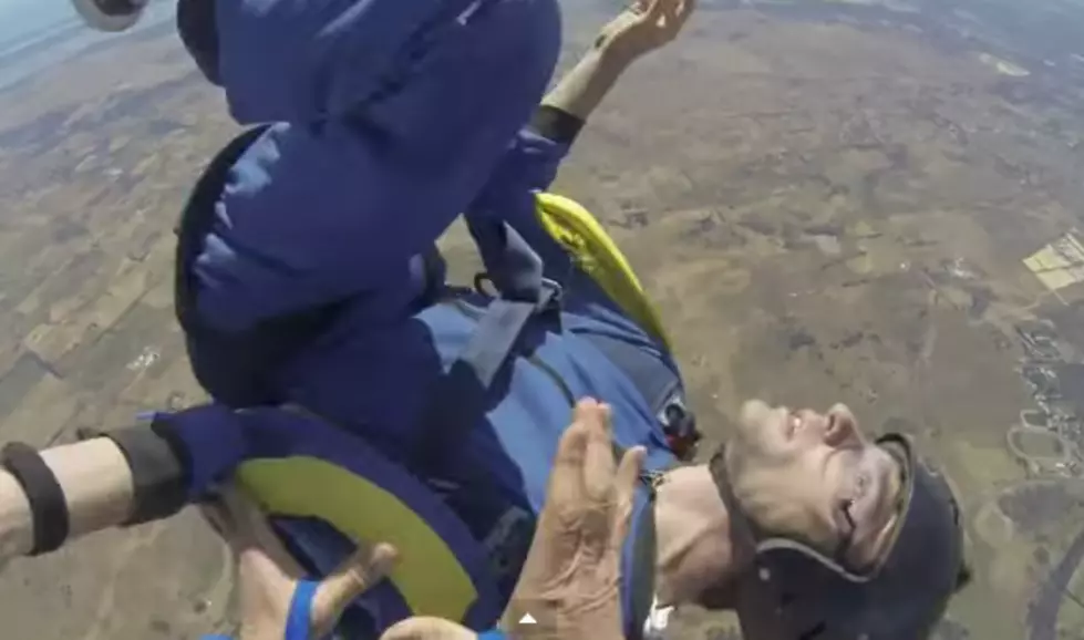 Skydiver Has Seizure in Free Fall [Video]