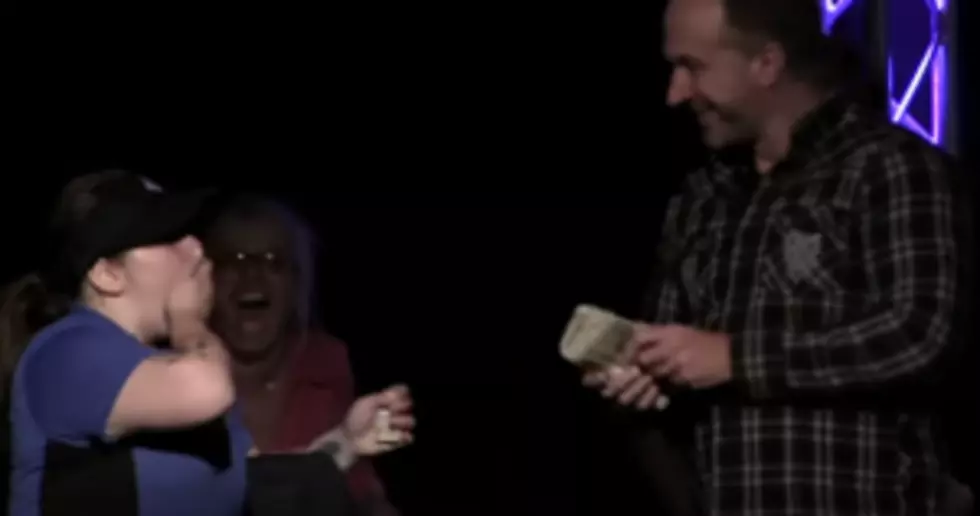 Church Surprises Pizza Delivery Person With Big Tip &#8211; [Video]