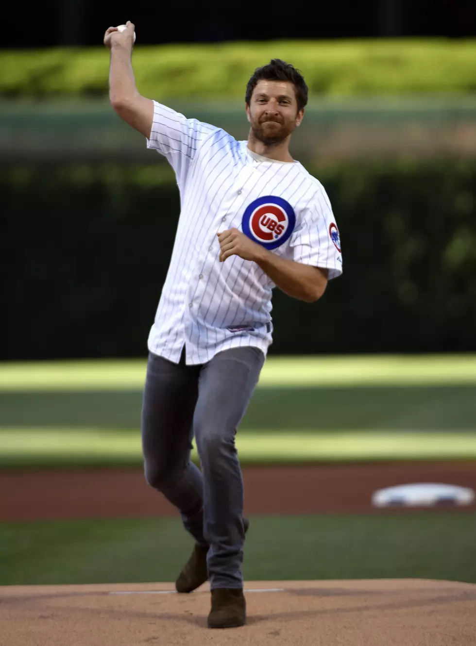 Brett Eldredge Is A Really Happy Cubs Fan [PHOTOS]