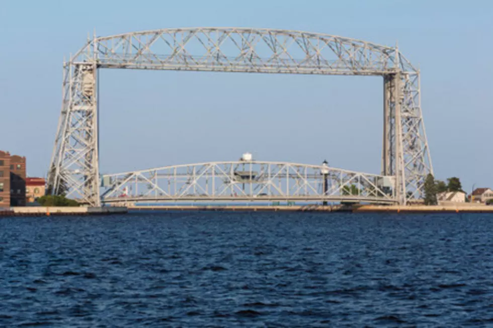 Watch Strong Winds Push Sailboat Into Minnesota Bridge
