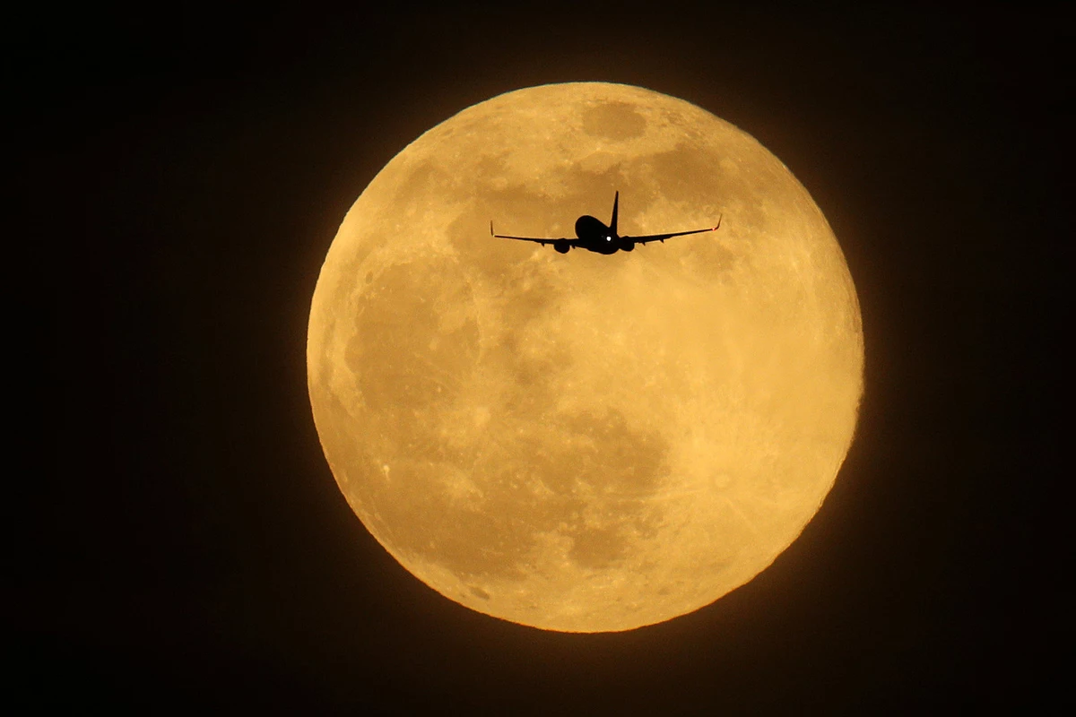Don't To Watch The Last Super Moon Of The Year TONIGHT!