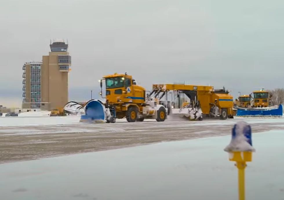 Amazing Conga Line Clears Snow At Minnesota's Biggest Airport