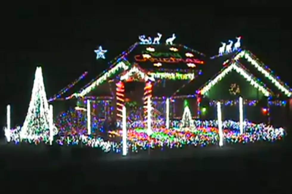 A Very Metal Christmas! House Lights up to Motley Crue&#8217;s Kickstart My Heart![VIDEO]
