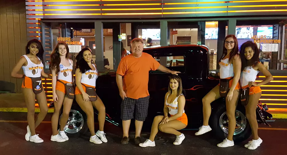 Hooters Parking Lot Party and Car Show &#8211; September 1st [Pictures and Video]