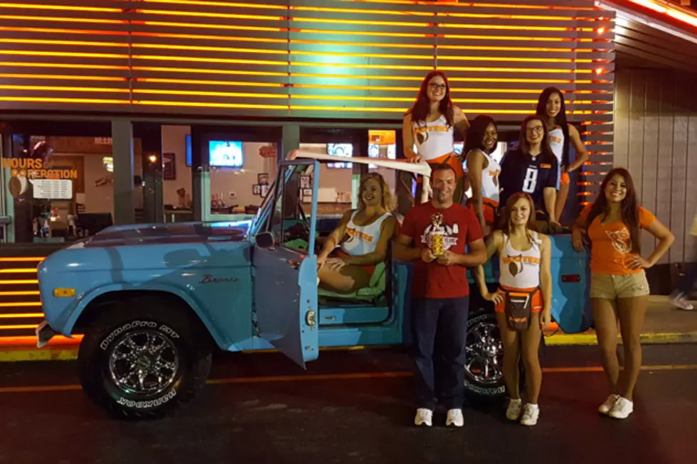 Old School Ford Bronco Wins Hooters Car Show [Photos]