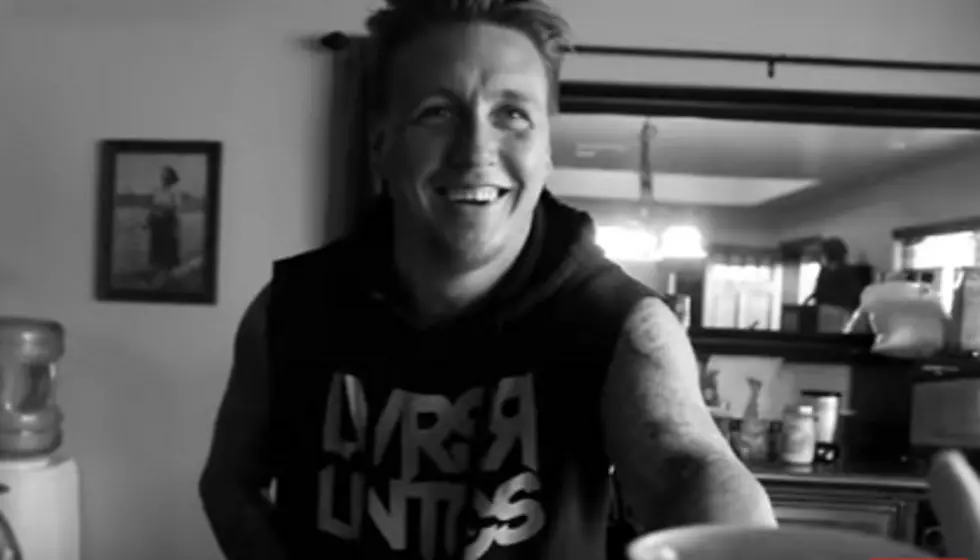 Papa Roach Share a Behind-the-Scenes Look and Bloopers of &#8220;Crooked Teeth&#8221;