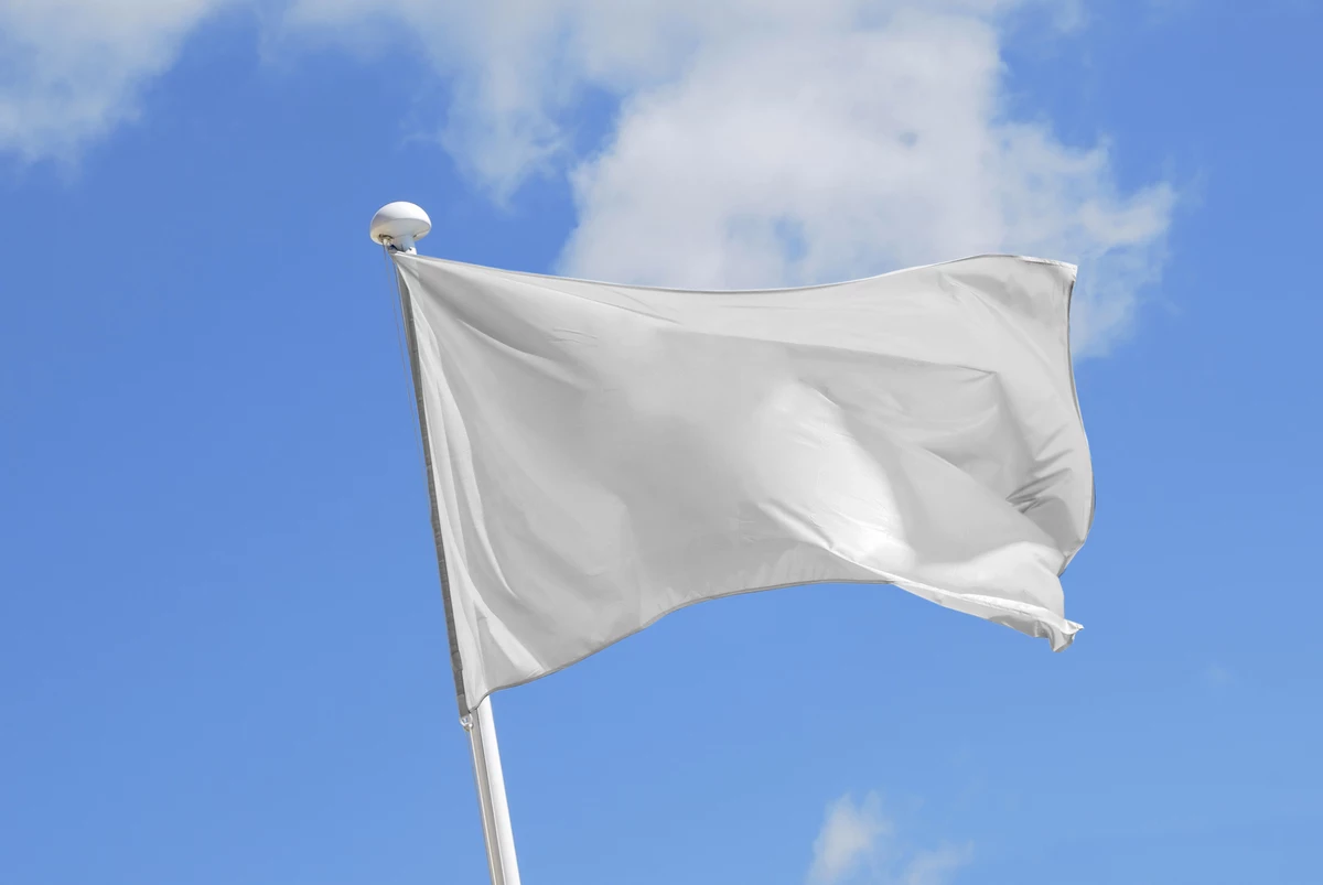 Флаг переговоров. Флаг. Белые флаги. Флажок белый. Белый флаг перемирия.