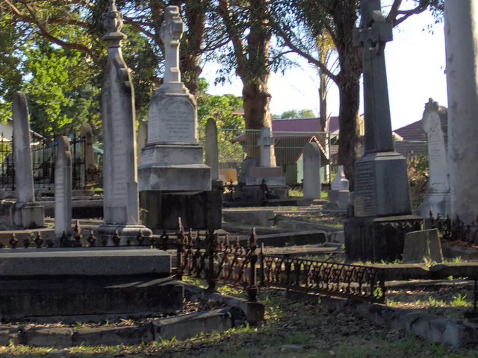 Oak Hill Cemetery &#038; Arboretum to Host Twilight Tour October 20th