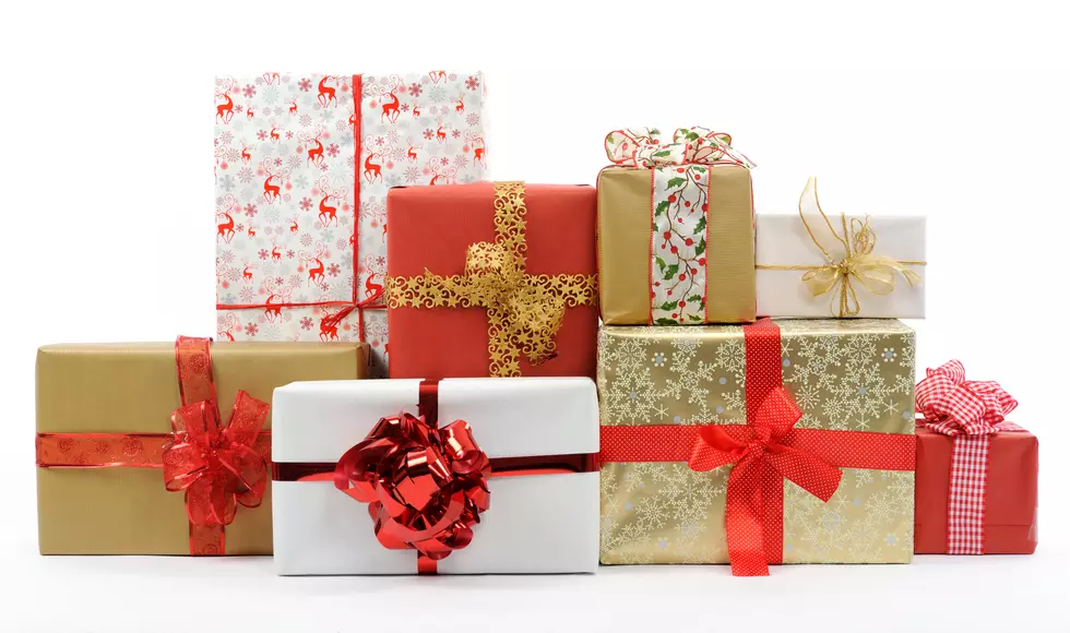 UE Students Offer Free Gift Wrapping Downtown This Weekend