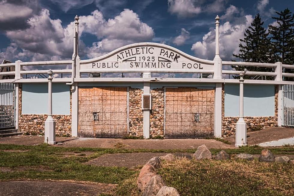 Eerie Photos of a Nearly 100 Year Old Abandoned Pool in Anderson, Indiana