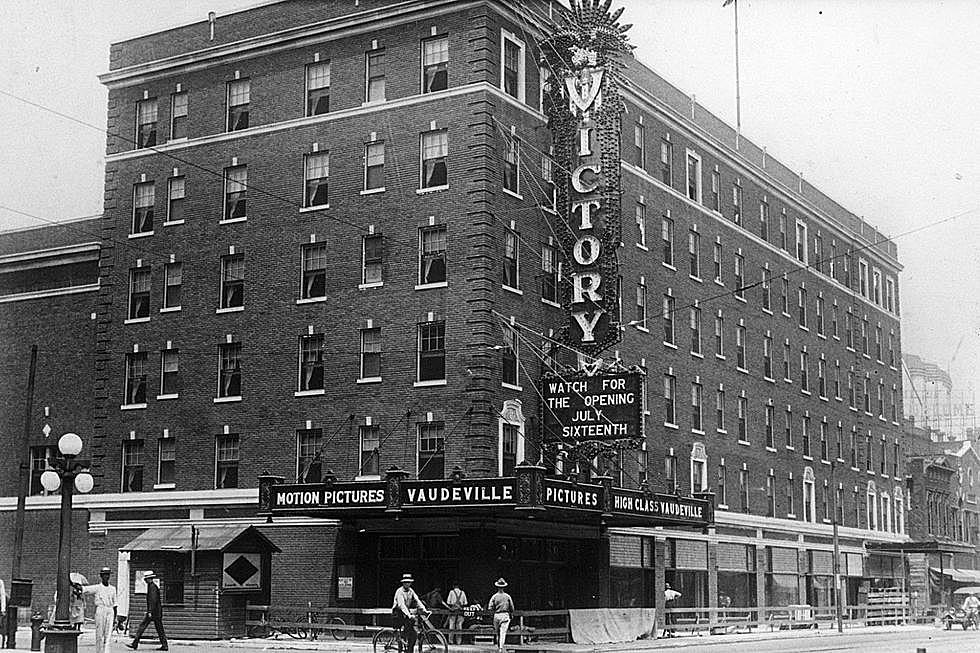 Experience the Spectacular Victory Theatre Marquee Lighting