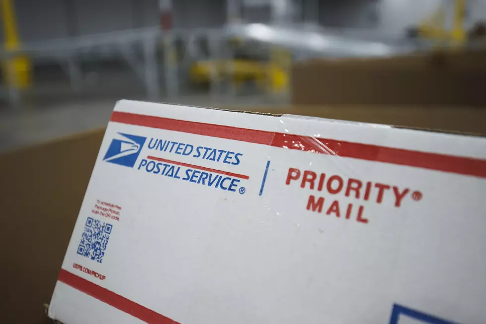 USPS Now Hiring in KY, IN, TN + More as Prep for Holidays Begin