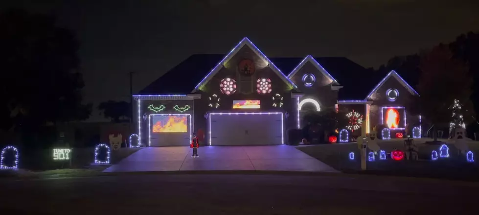Evansville Home Puts on an Incredible Halloween Light Show 