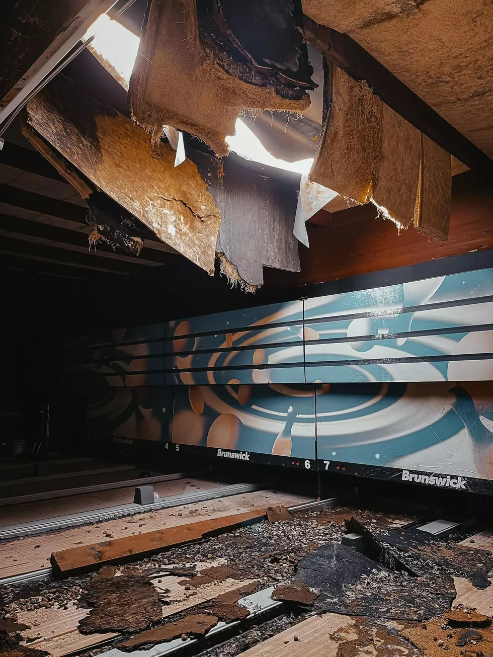 Abandoned Kingpins Bowl in Bedford, Indiana