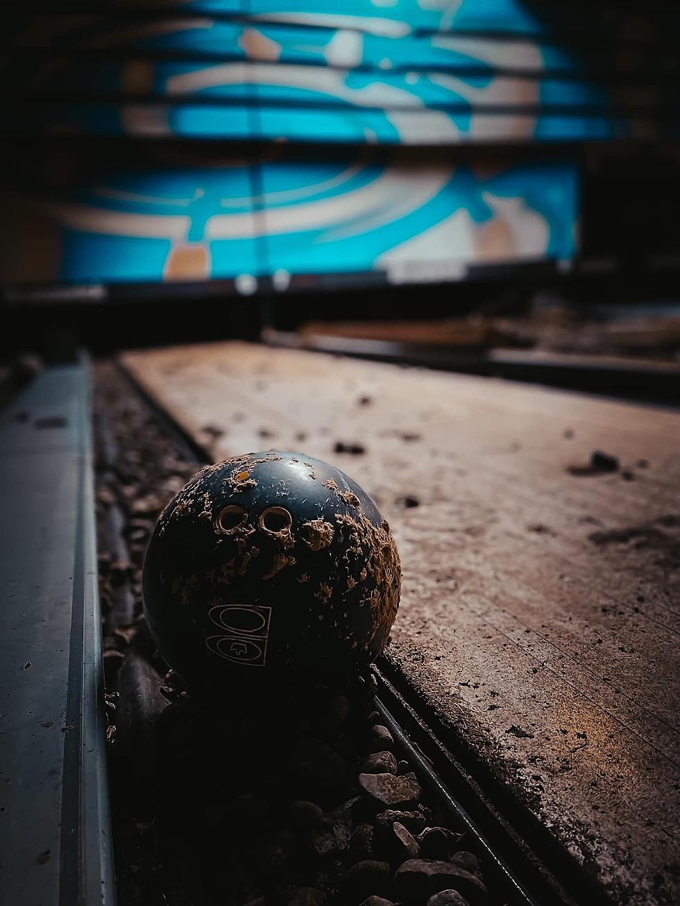 Abandoned Kingpins Bowl in Bedford, Indiana