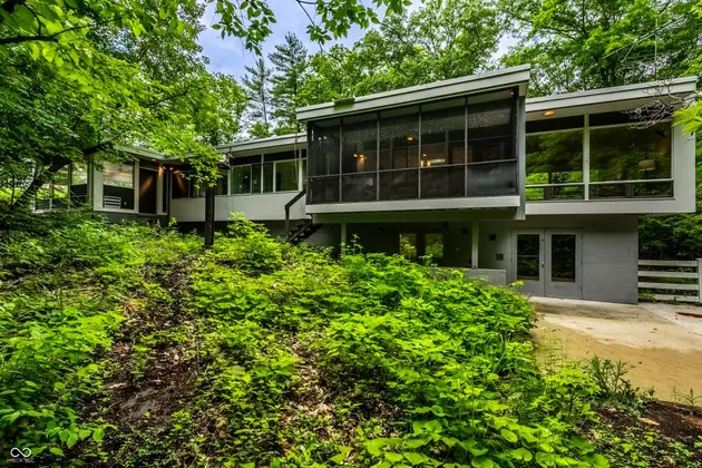 J. Parke Randall Home is a MCM Time Capsule in Indiana for $275K [PHOTOS]