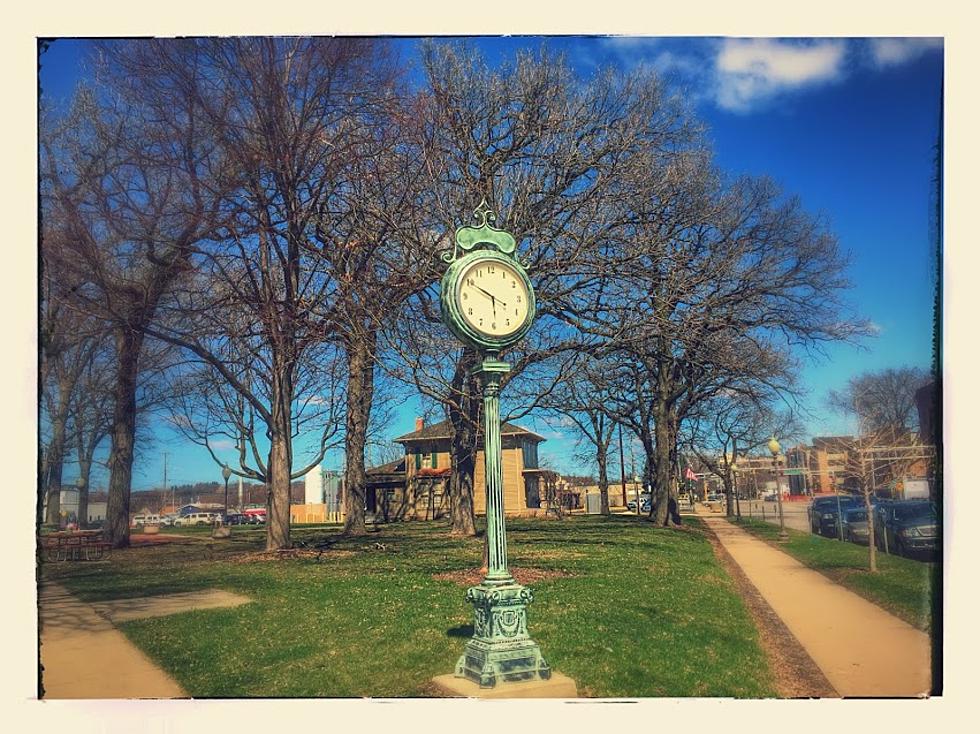 Why Is This Rochester Clock Stopped at 5:50?