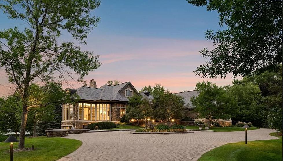 Jeff Bezos’s Aunt is Selling Her Nearly $7 Million Minnesota Mansion