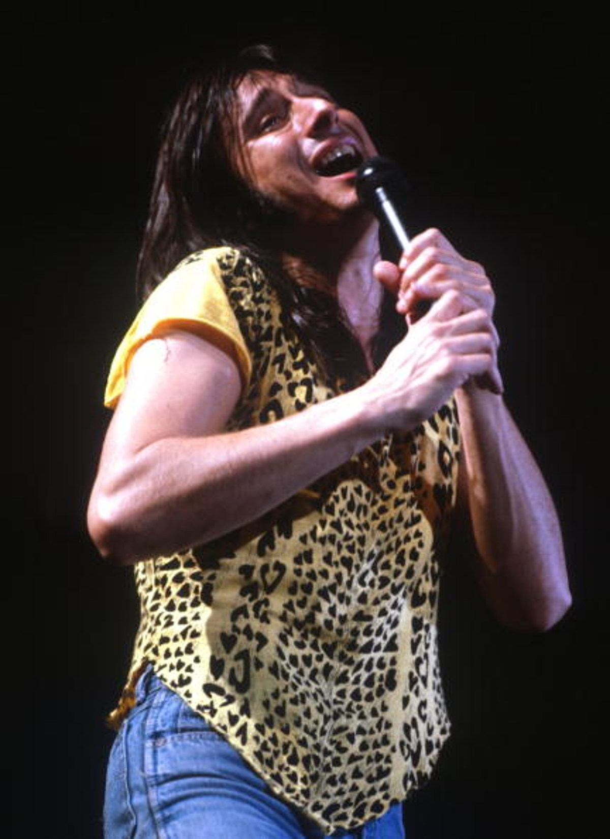 Journey's Steve Perry returns to the stage [VIDEO]