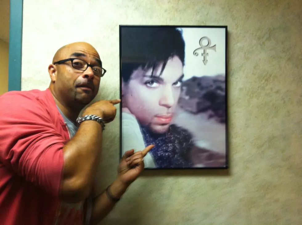 TBT: 1992 Prince Signs $100 Million Contract, Becomes a Symbol [VIDEO]