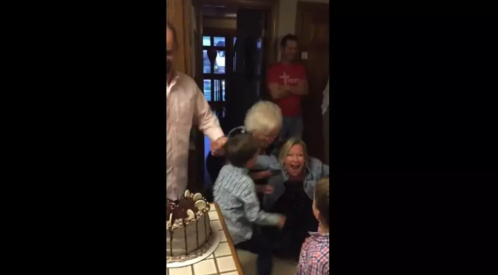 Mom with Six Sons Finally Finds Out She’s Having a Girl! [VIDEO]