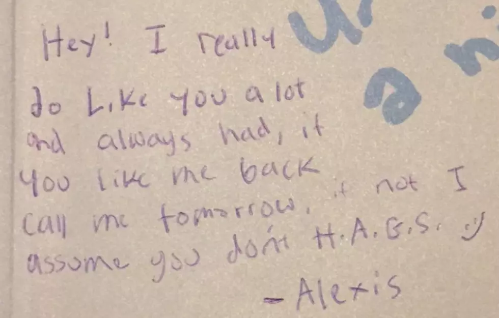 Man Contacts High School Crush After Finding Note in Yearbook