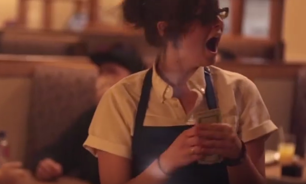 Watch These Two Generous Guys Leave Gigantic Tips For Servers [VIDEO]