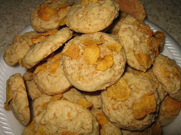 25 Days of Desserts: Cornflake Cookies [RECIPE]