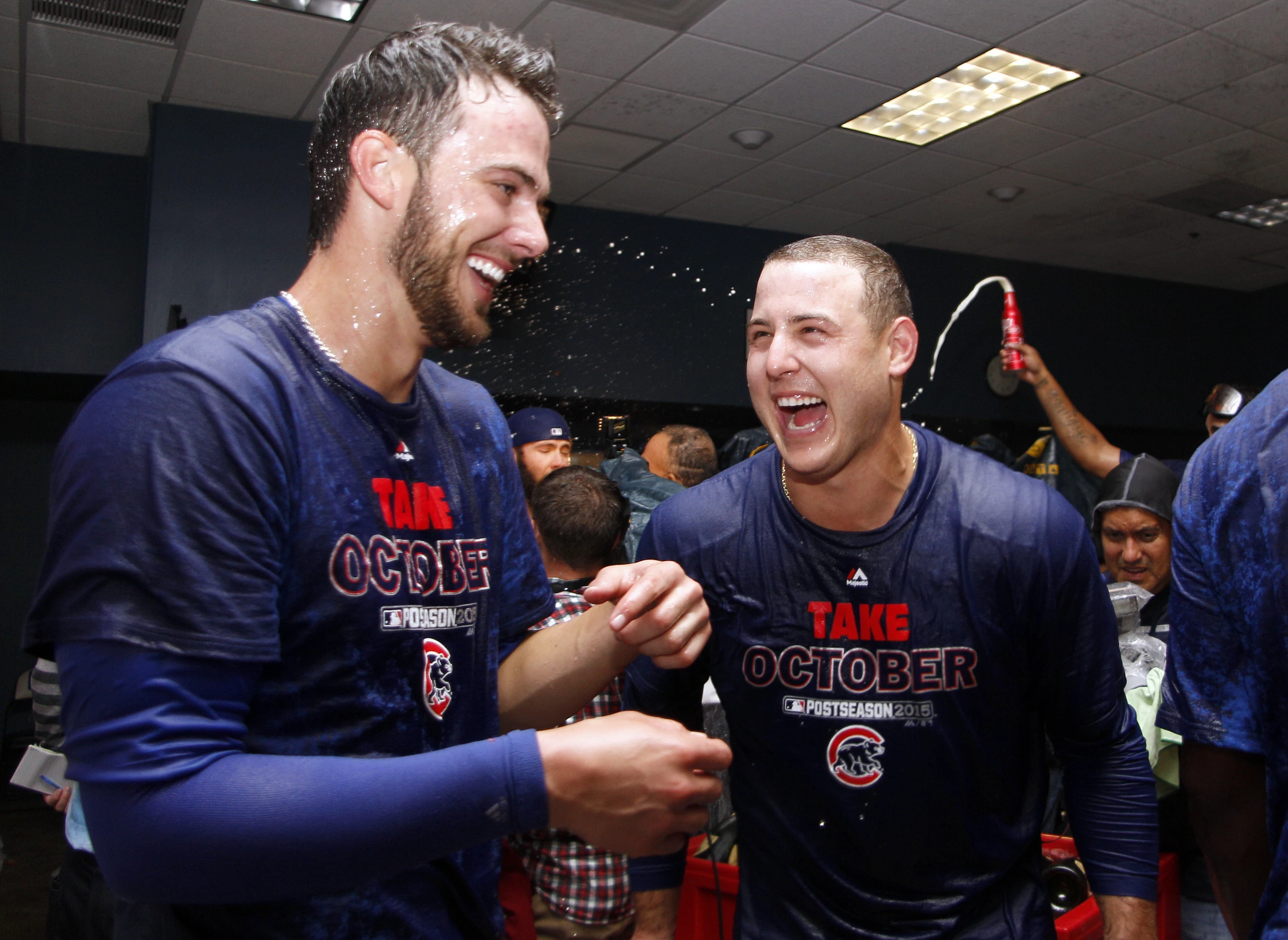 You Need to See the GIF of Kris Bryant Tickling Starlin Castro