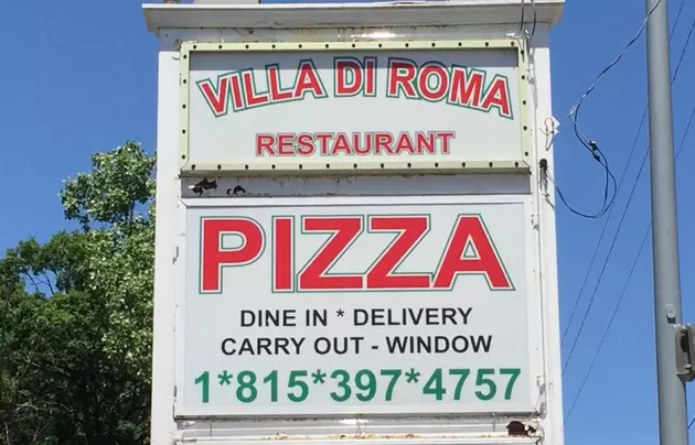Top This! Sweet Lenny&#8217;s Search For Rockford&#8217;s Best Pizza: Villa Di Roma