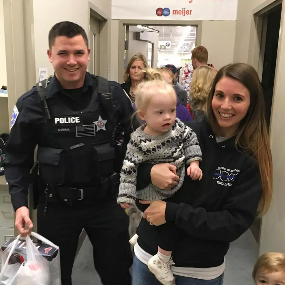 Rockford Kids Celebrate Christmas by Shopping with a Hero